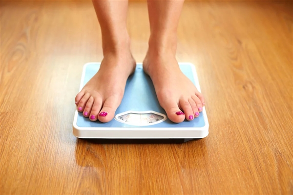 女子靠卫健委食谱减肥5天瘦8斤:每个食材都要称重