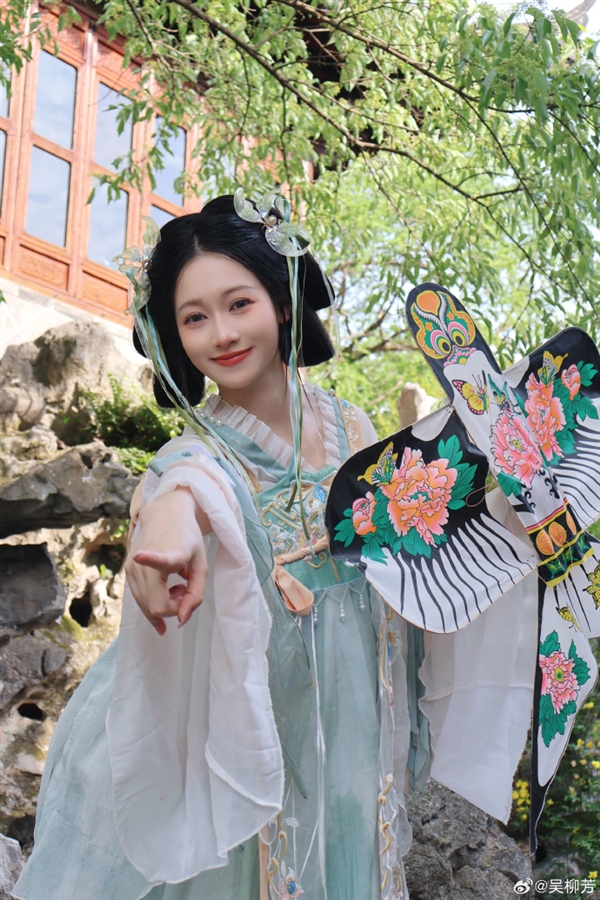 吴柳芳直播跳舞背后的故事，粉丝一夜清空，揭秘改命之路的惊人真相