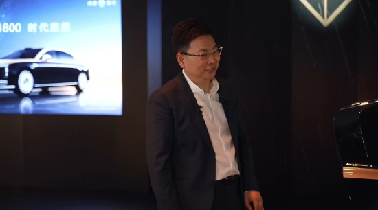 余承东引领新潮流，问界M9预定量突破50万，成为销量王者之选