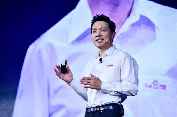 李彦宏谈DeepSeek的挑战，痛点如幻觉与速度问题，非万能答案