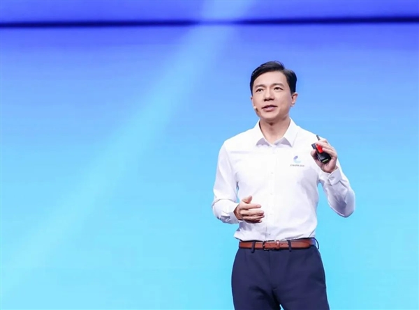 百度文心大升级，李彦宏聚焦应用重要性，4.5版本发布