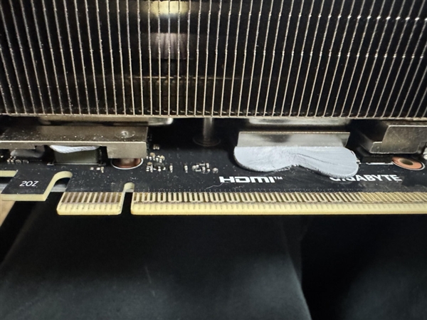 技嘉回应RTX 5080导热凝胶溢出问题，首批个例，用户无需担忧，全面解析解决方案