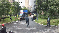 电动自行车锂电池故障引发连营火灾，18车遭殃现场狼藉，警钟长鸣！