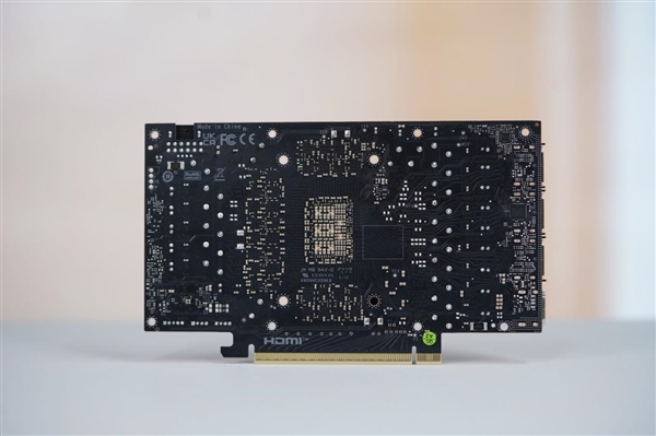 和三星没差距!SK海力士GDDR7显存超频至34Gbps:RTX 5070 Ti提升7%