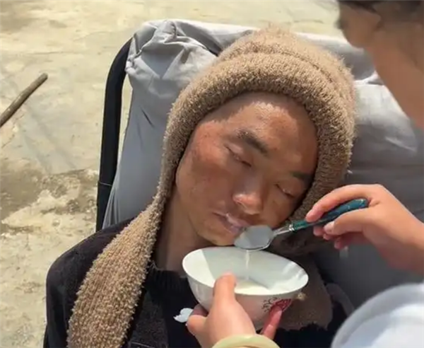 抗癌博主小杨哥离世，脑癌抗争历程回顾